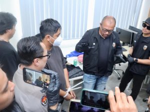 Polisi Geledah ‘Kantor Satelit’ Judi Online Yang Libatkan Pegawai Komdigi