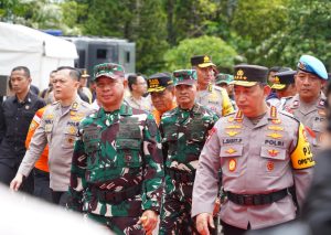 Panglima TNI Bersama Kapolri Memimpin Apel Gelar Pasukan Operasi Lilin 2024 di Bali