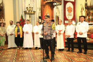 Misa Malam Natal Menkopolkam-Kapolri Sambangi Gereja Katedral Jakarta