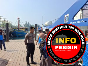 Polisi Baik Amankan Dermaga Pulau Tidung, Bantu Penumpang dan Cegah Masuknya Narkoba dan Miras